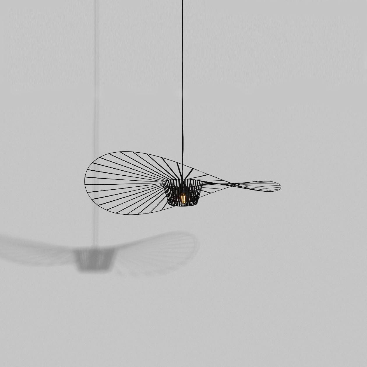 Petite suspension vertigo noire allumée