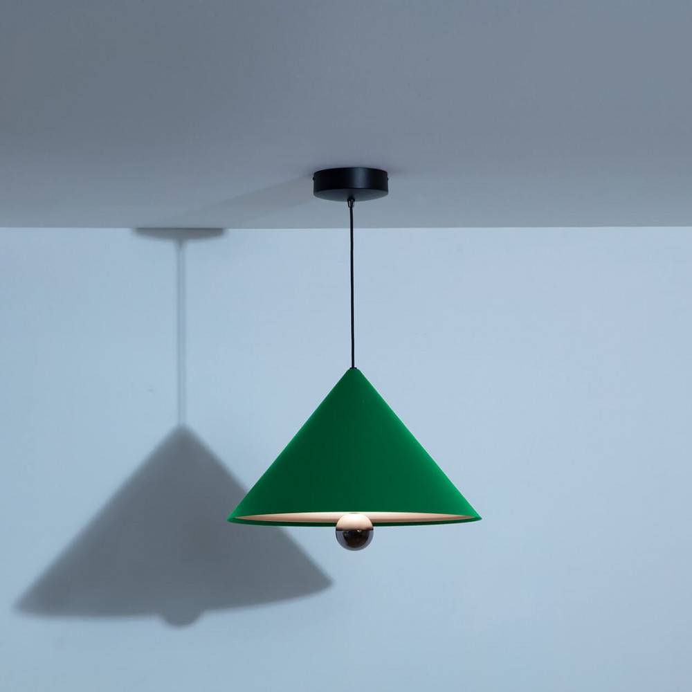 Suspension-grande-Cherry-vert-LED-Petite-Friture-allumée