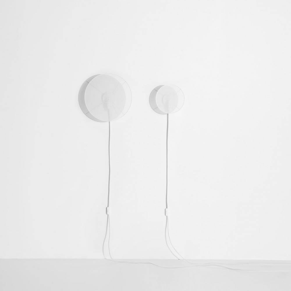 modern-wall-lamp-with-cable-overview-white-elise-fouin