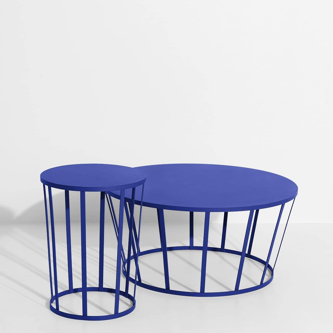 Table d'appoint / tabouret bleu et Table basse bleu Hollo - Petite Friture